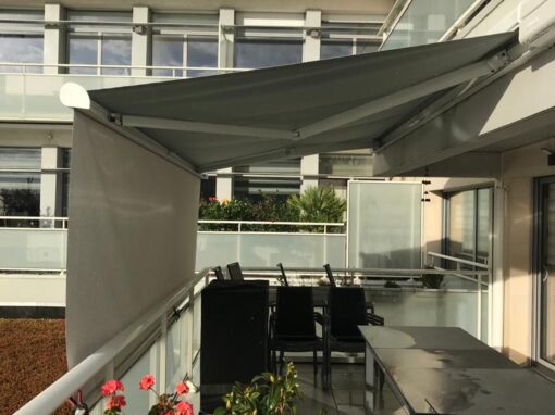 Installation d’un store banne Brustor avec l’offre EOLIS 3D offerte