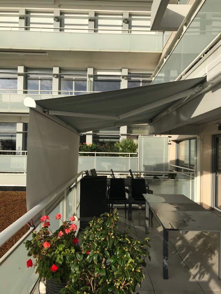 Réalisation à Colombes : Installation d’un store banne Brustor avec l’offre EOLIS 3D offerte Installation d’un store banne Brustor avec l’offre EOLIS 3D offerte