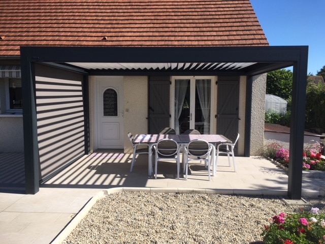 Réalisation d'un pergolas bioclimatique par France Fenetres