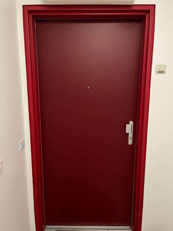Réalisation à Montigny-le-Bretonneux : Installation d’une Porte d’Entrée Blindée – Marque Picard Réalisation à Montigny-le-Bretonneux : Installation d’une Porte d’Entrée Blindée – Marque Picard