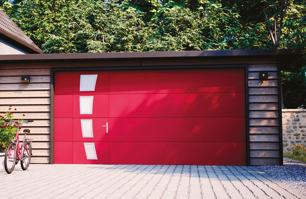 Connaissez-vous la porte de garage basculante à débord réduit ?