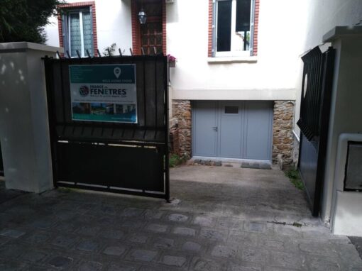 Installation d'une porte de garage à 3 vantaux à Châtillon