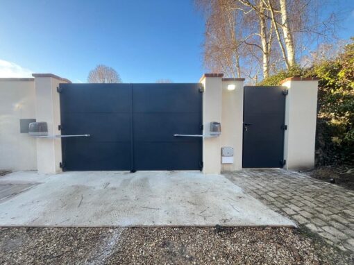 Réalisation à Forges-les-Bains : Installation d’un portail et portillon KLAVEL de chez Cadiou