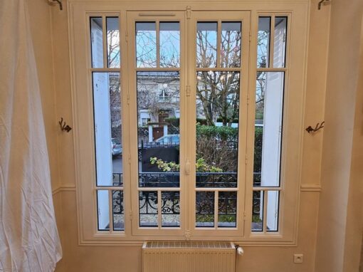 Réalisation à Asnières-sur-Seine : Installation d’une Fenêtre en Bois – Marque ATULAM