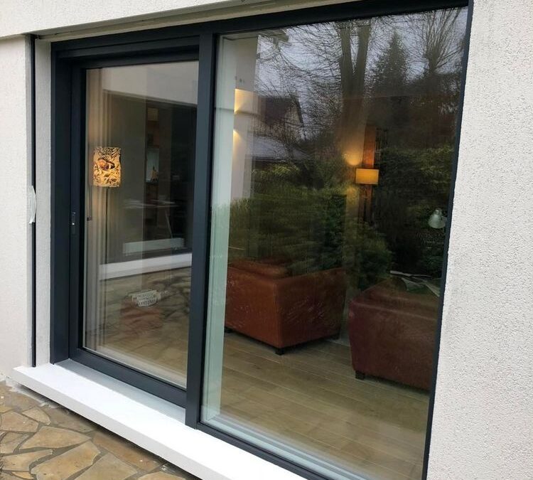 Réalisation à Chatou : Installation de Fenêtres Mixtes PVC/Aluminium – Marque Internorm