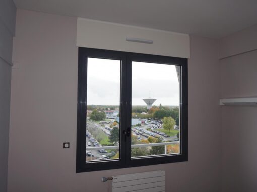 Réalisation à Asnières : Pose de Coffres Bois Sur-Mesure – Marque Coferming